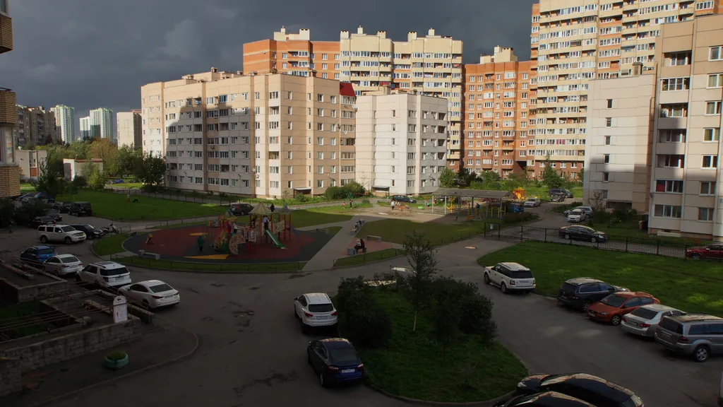 Большая однокомнатная, с большой кухней, у метро Дунайская
