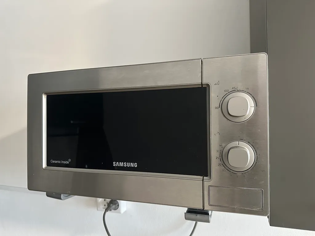 Просторная квартира рядом с ДРКБ, БСМП, военным госпиталем.