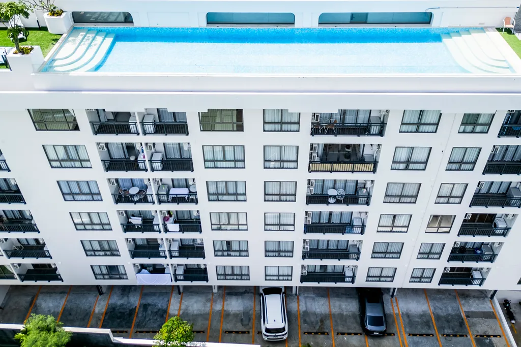 Замечательная квартира у пляжа Камала с бассейной и спортзалом