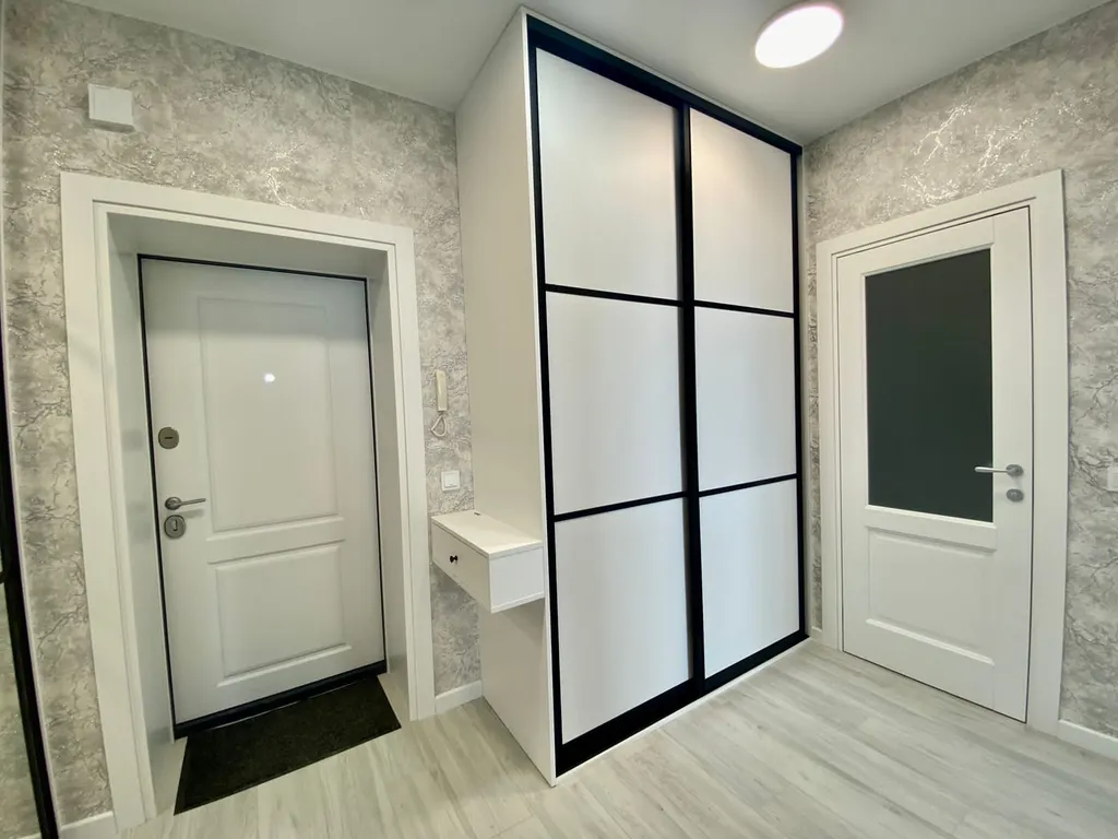 Красивая новая квартира с ремонтом, рядом магазины парк и море