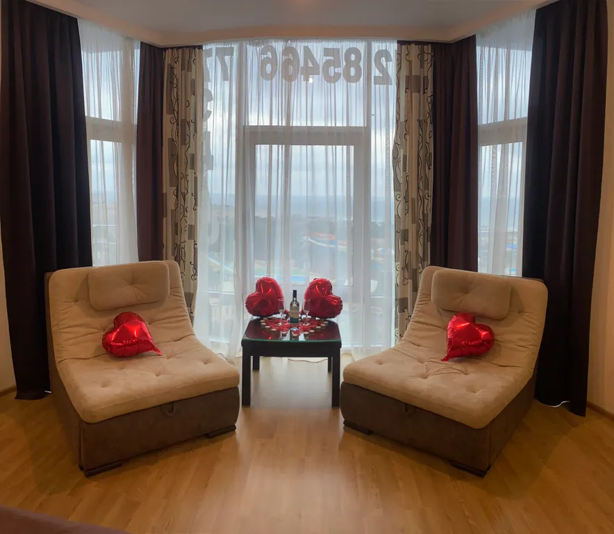 Аквамарин недалеко от моря с бассейном и банями