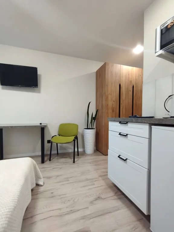 Студия с философским видом на жизнь