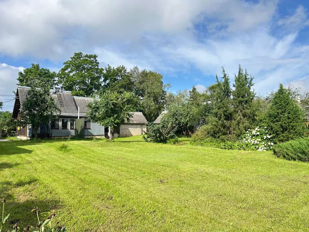 Деревенский снаружи, уютный и современный внутри