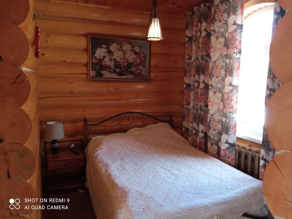 Дом на берегу реки чемал