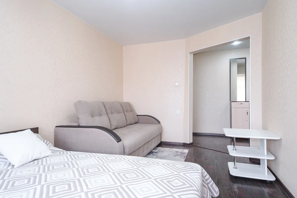 Чистая уютная 1-комнатная в центре, заселение до 23-00 часов