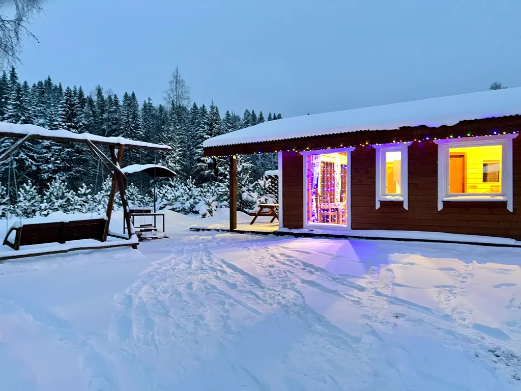 Коттедж с сауной и панорамным остеклением