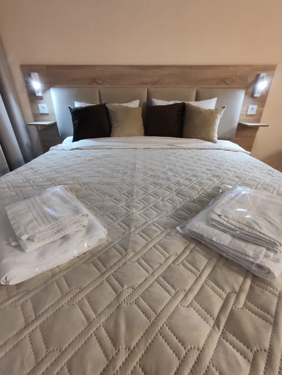 Современная квартира - студия с видом на новый мост