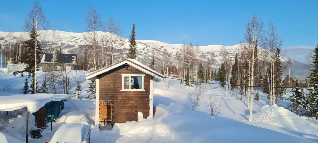 Коттедж ХоббитГеш уютный дом из бруса — Шерегеш