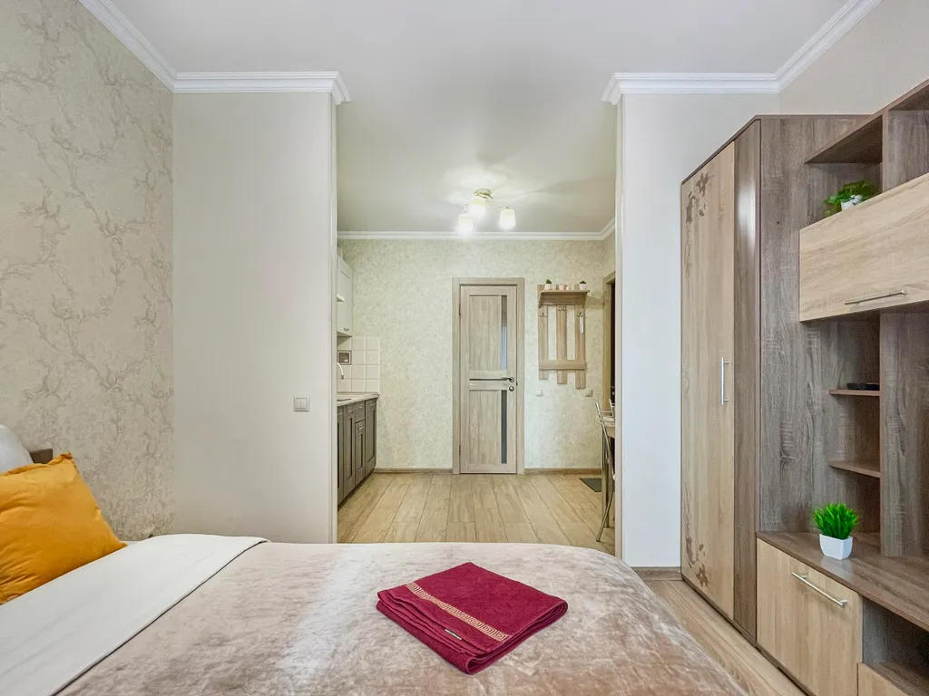 Уютная студия с большой лоджией в доме бизнес-класса