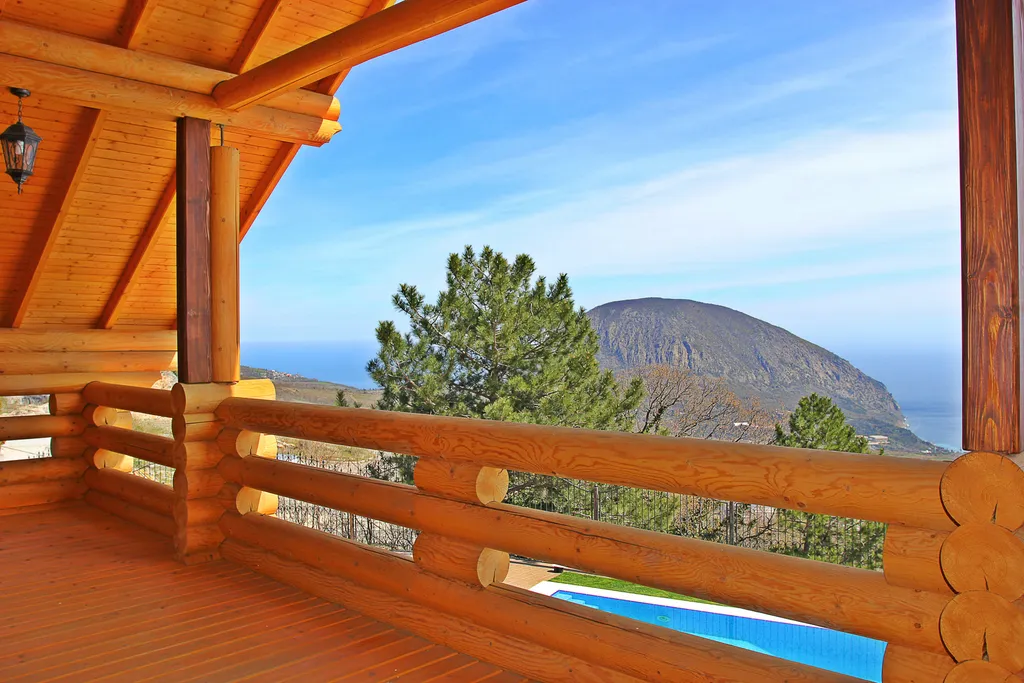 Дом с панорамным видом на море и гору Аю-Даг