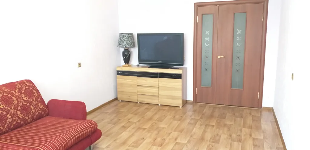 Уютная просторная квартира, рядом с жд и аэропортом — аренда посуточно в Сургут