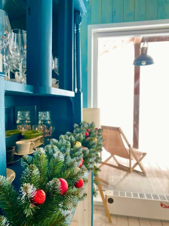 Дизайнерский домик у леса