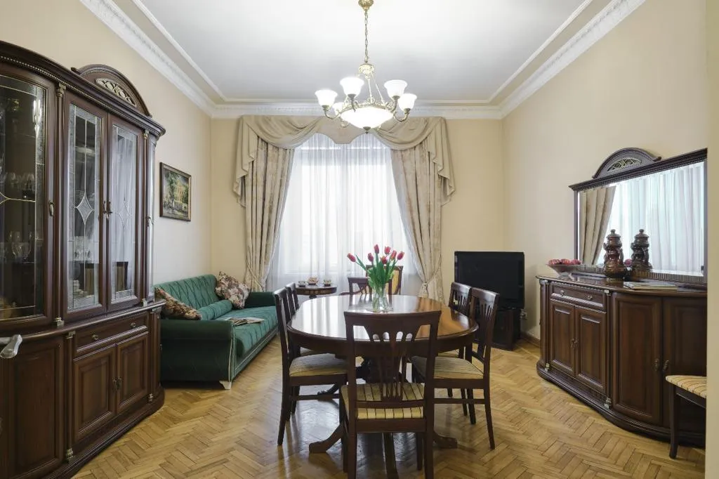 Квартира Квартира в легендарной высотке — Москва