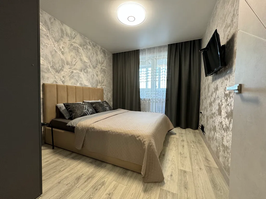 Уютная квартира на высоком этаже — аренда посуточно в Барнаул