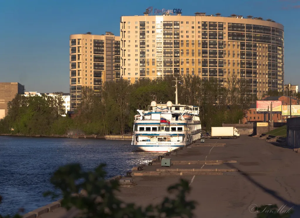 Квартира 2-комнатная квартира в доме с видом на Неву и бесплатной парковкой — Санкт-Петербург