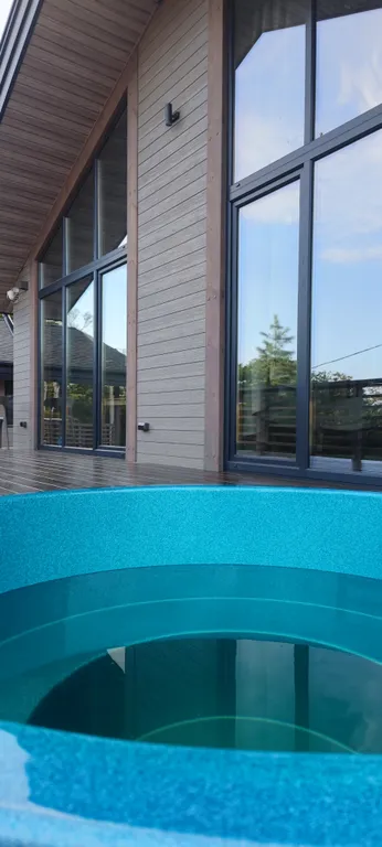 Коттедж с купелью рядом с морем