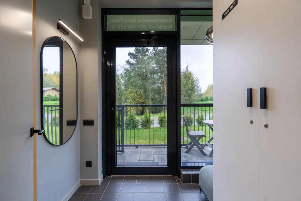 Дизайнерские апартаменты Охта КраСКИ Green