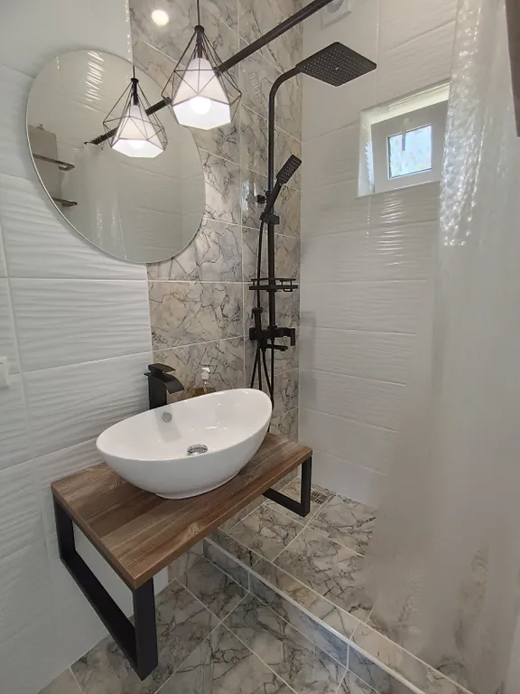 Новый 2-комнатный коттедж с кухней на террасе с видом на море