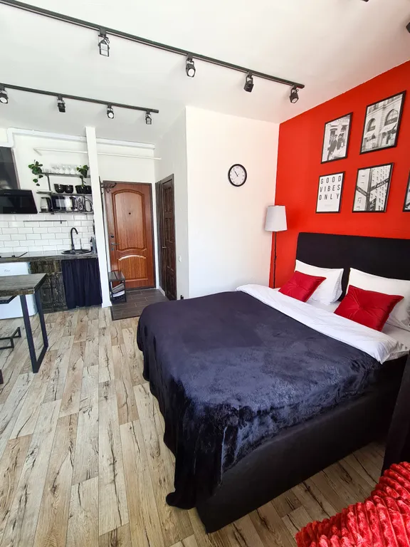 Студия с камином