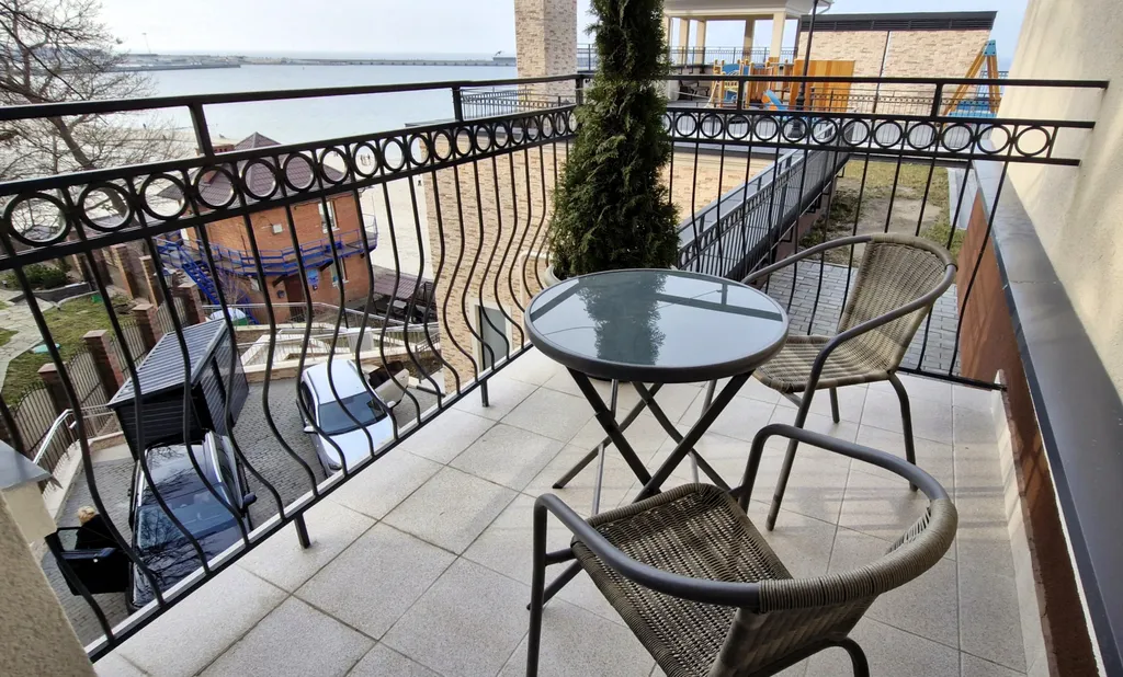 Современные апартаменты с видом на море