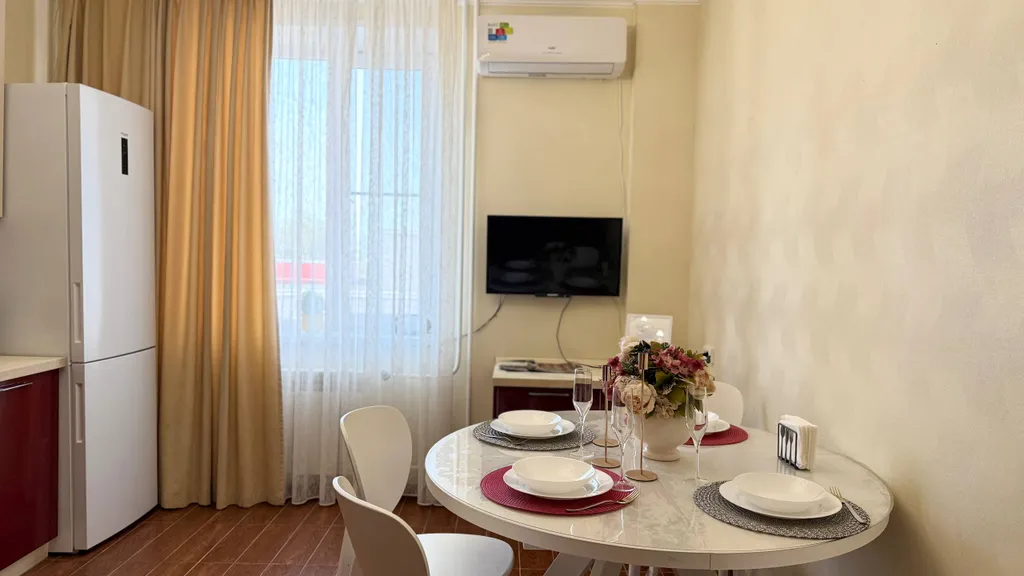 Семейная 2-комнатная квартира с детской кроваткой