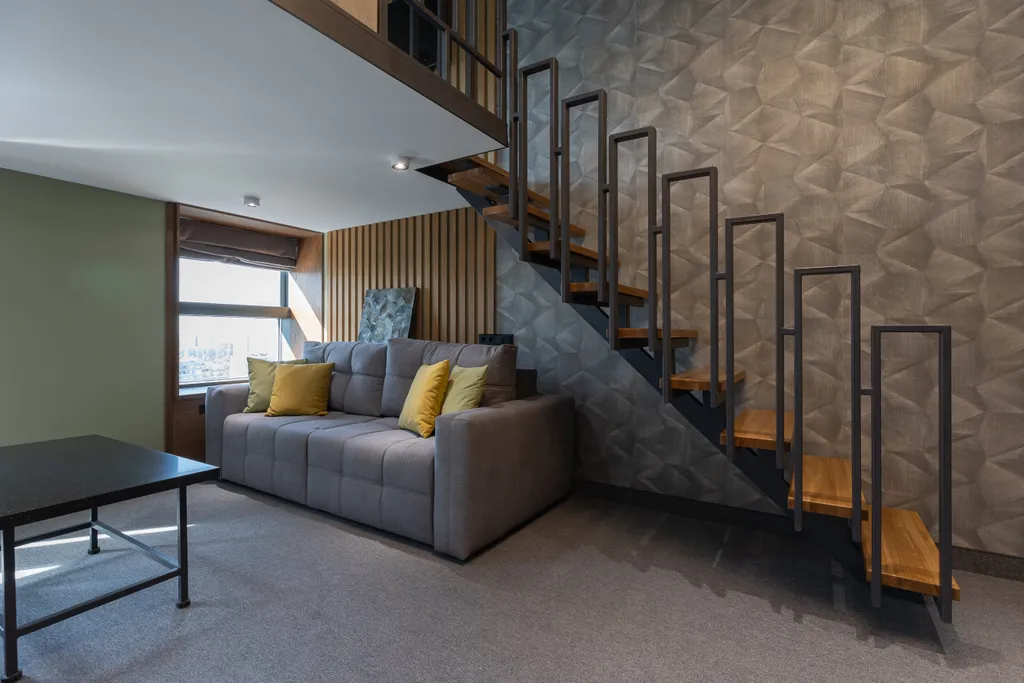 Большой двухуровневый дизайнерский лофт с панорамными видами на Москву