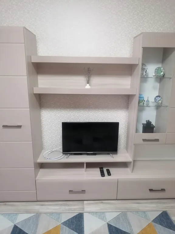 Просторная однушка в заволжском районе города+ новогодняя ёлочка