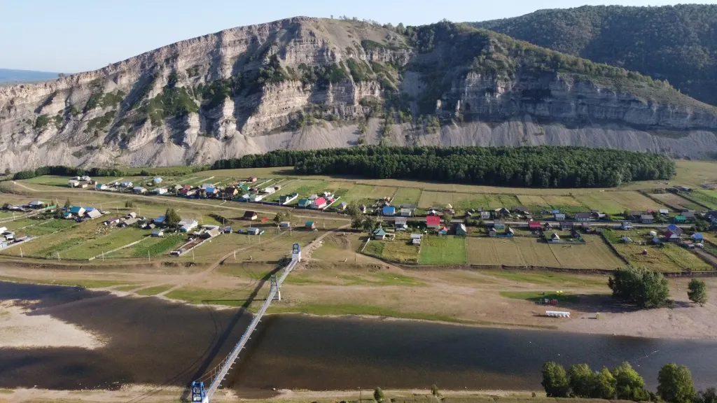 Дом на берегу реки Зилим