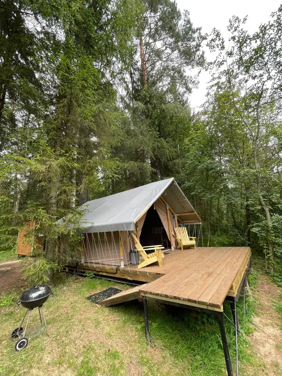 Палатка лесной домик на базе отдыха Белка