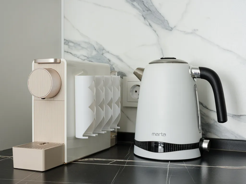 Дизайнерская студия с видом на сосны с закрытым двором