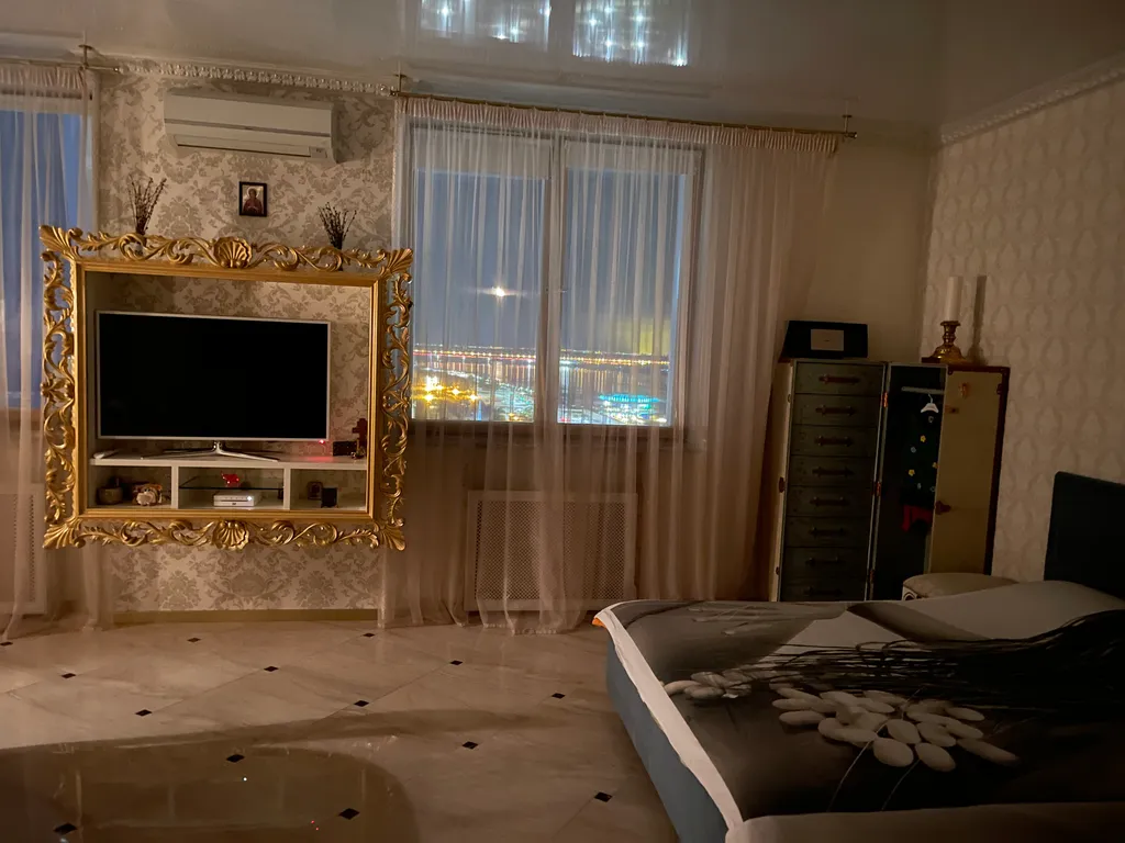 Красивая, уютная студия с видом на Волгу и набережную