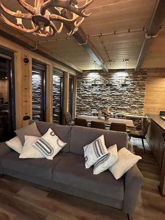 Дом в Гунибе с видом на крепость и горы