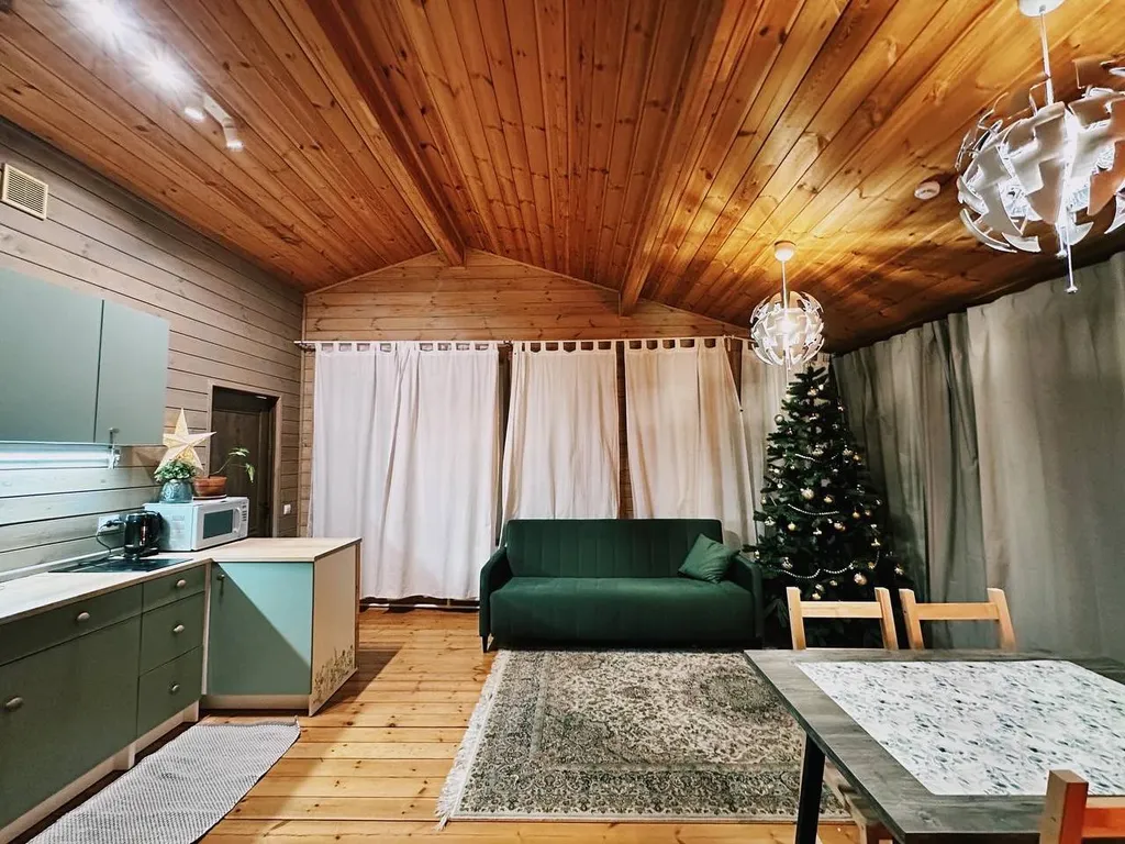 Коттедж Большой дом с видом на озеро — аренда посуточно в Яблоновский