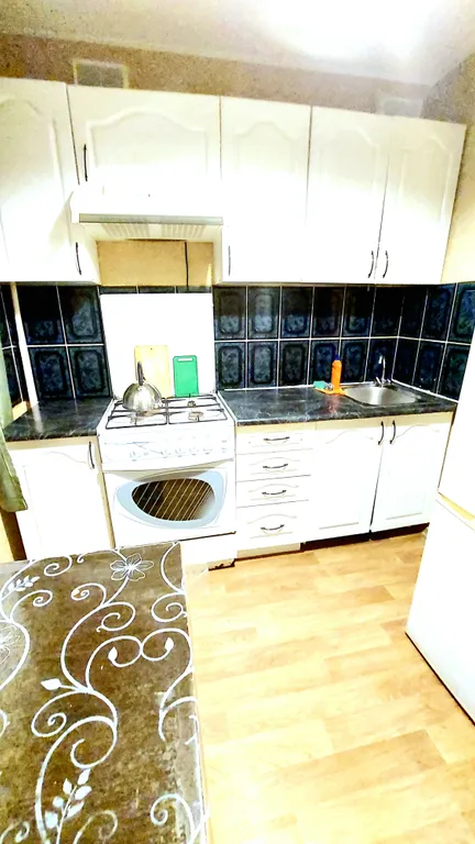 Центр города рядом площадь Ленина