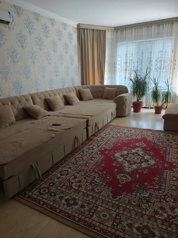 Уютный дом с панорамным видом на город и на горы