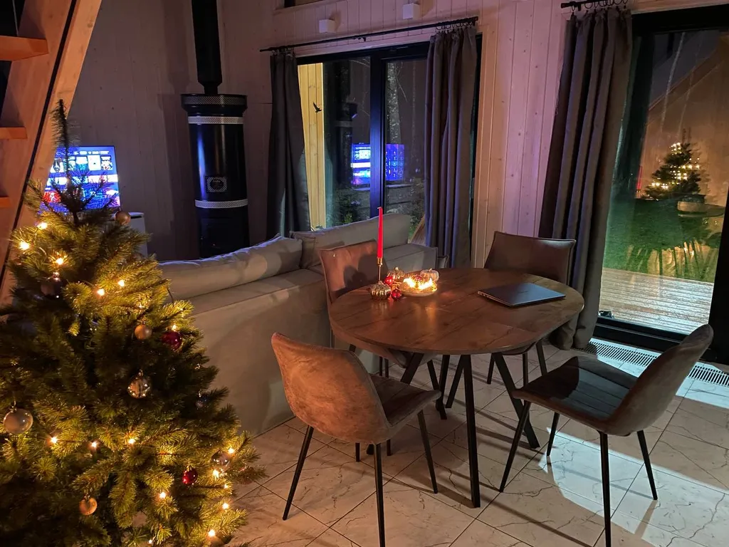 Барни с видом на лес с сауной