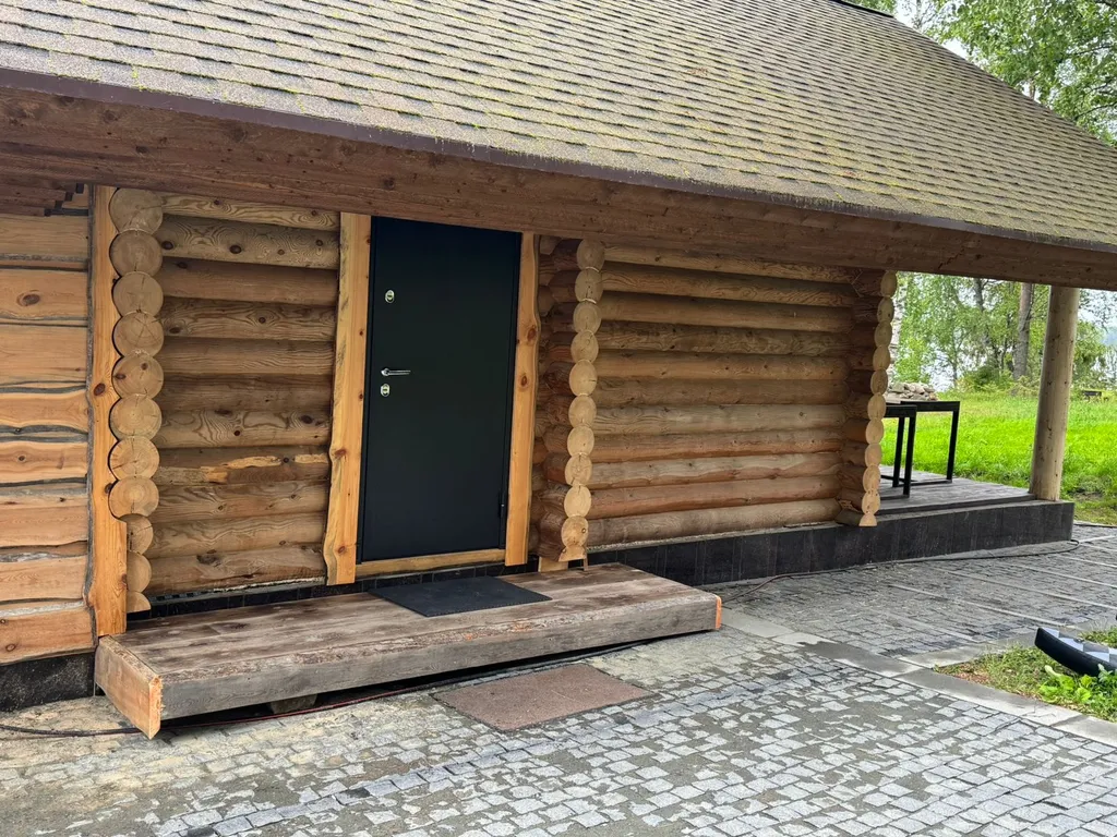 Дом на берегу озера Лососинное