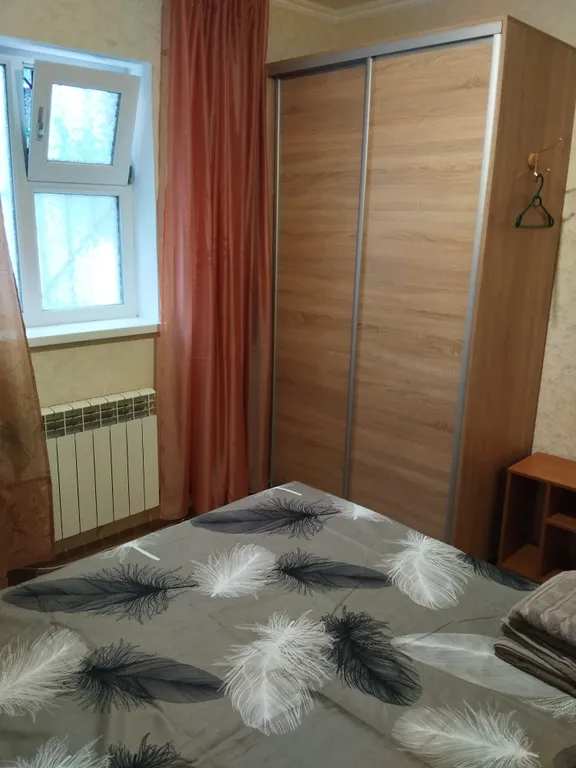 Коттедж Квартира с отдельным входом на ровном месте — Ялта