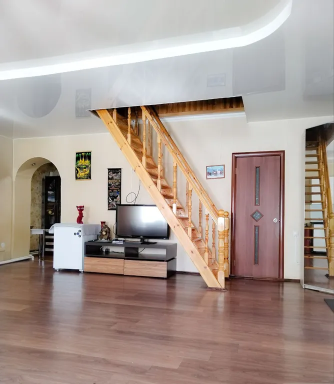 Дом в 3 минутах от источника.
Бесплатная парковка.
Большая кухня.