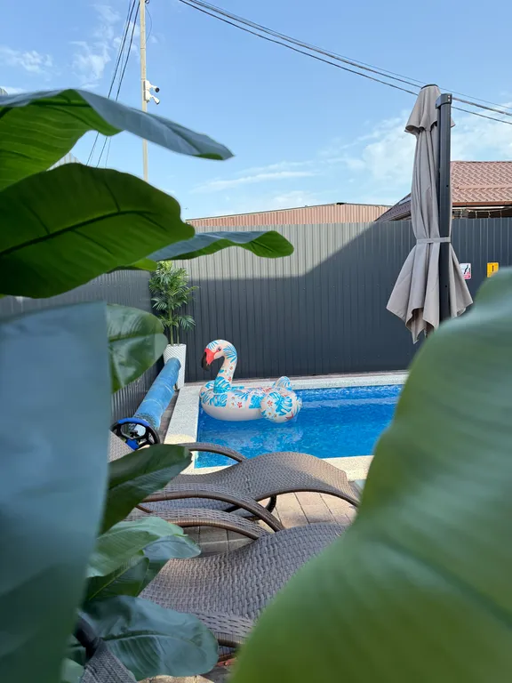 Коттедж Дом с горячим бассейном и баней на дровах — Елизаветинская