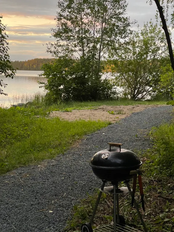 Уединенный шатер Романтика в лесу на берегу озера