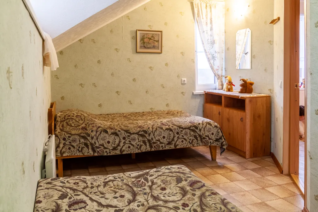 Дом на берегу реки