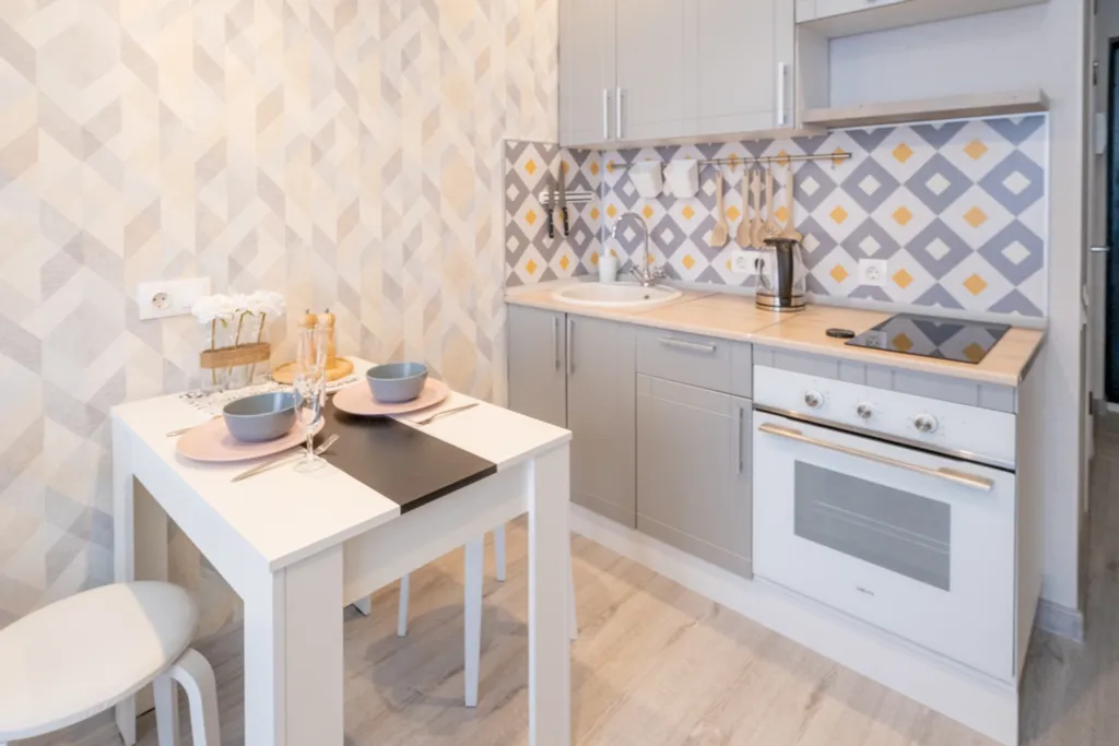 Студия около кадетского корпуса