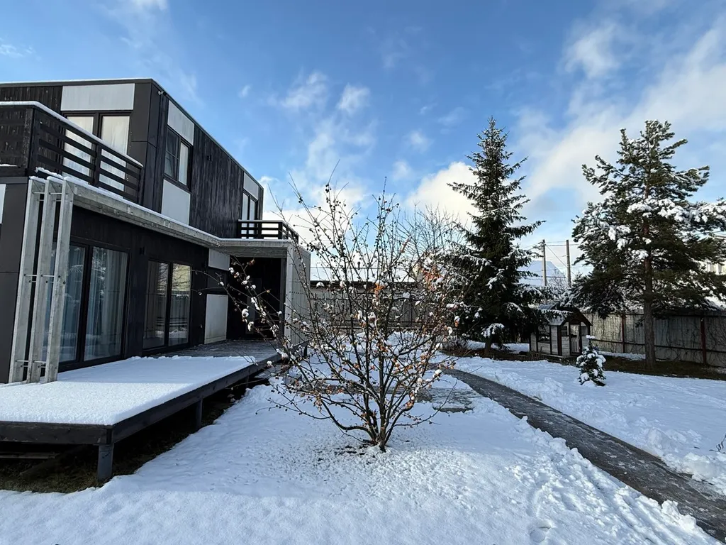 Коттедж Уютный дом с видом на лес — Первомайское