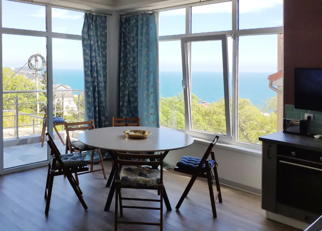 Квартира Дизайнерский апартамент с видом на море — аренда посуточно в Кореиз