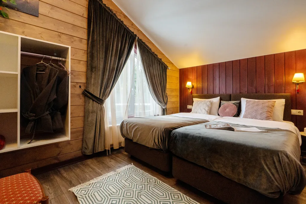 Коттедж Дом с баней и чаном в лесном участке на полуострове Истринского водохр — Логиново