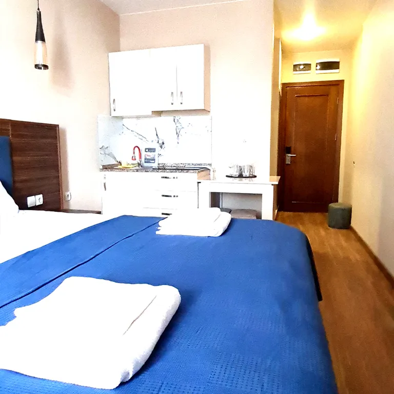 Студия с видом на море