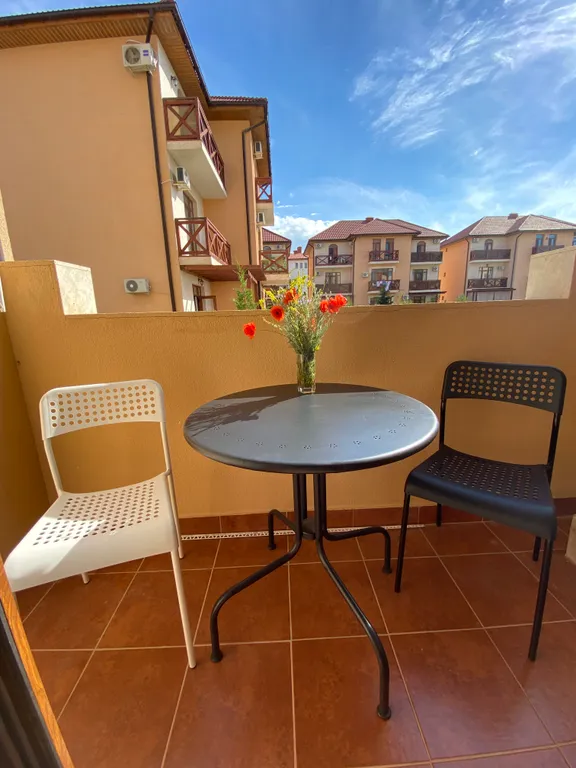 Студия с кухней бассейном у пляжа