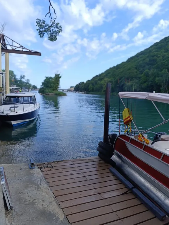 3-комнатные апартаменты с кухней на черном море