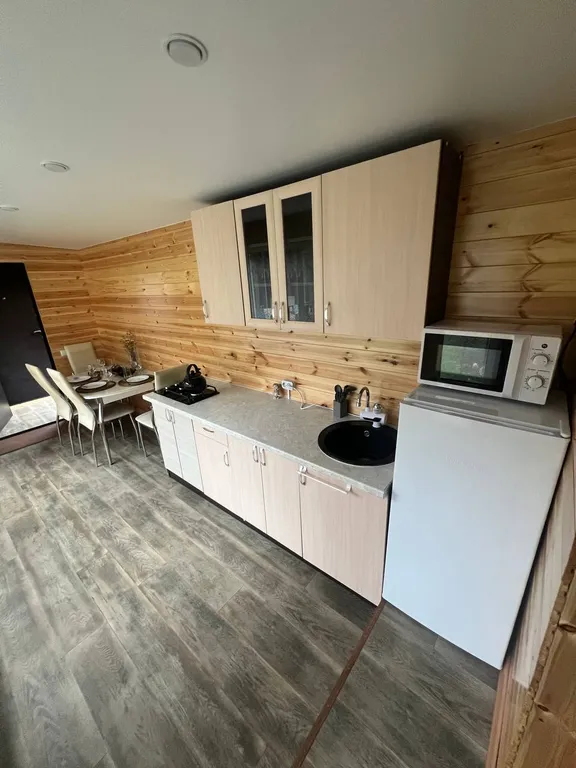 Уютный дом у леса